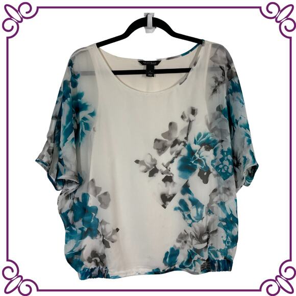 White House Black Market Tops - WHBM White Floral Blouson Short Sleeve Blouse Size Small